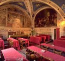 Heiraten im historischen Ratssaal im Rathaus Volterra